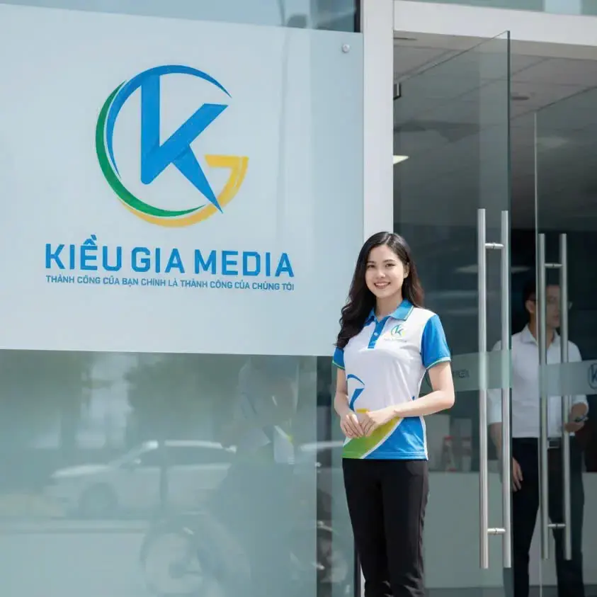 Đội ngũ Thiết Kế Web Uy Tín tại văn phòng